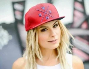 Fernanda Lacerda Nua, Mendigata Caiu Na Net