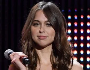 Riley Reid comemorando o Aniversario com Vela no Cu