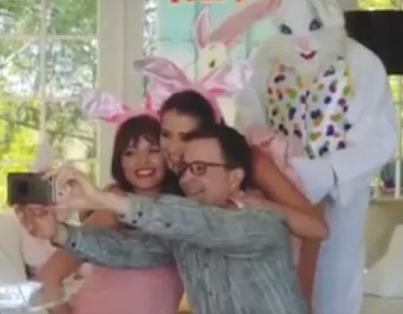 Avi Love fodida no seu Aniversario por um Coelho