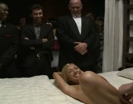 Perdendo a virgindade em um GangBang