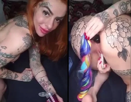 Ruiva Braba da mansão maromba se masturbando com brinquedo no cuzinho